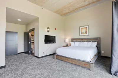Property 26-10236 - Photo 84
