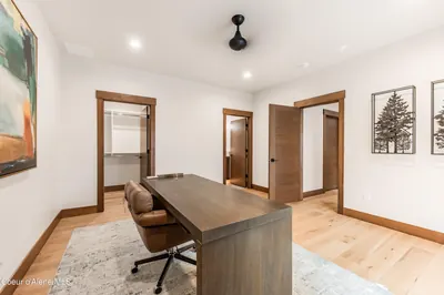 Property 26-9348 - Photo 40