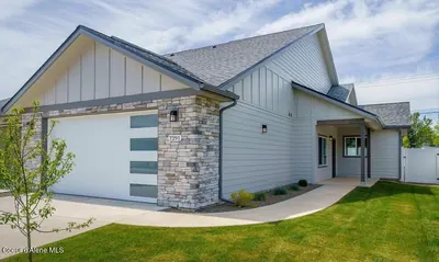Property 26-10164 - Photo 1