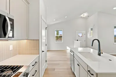 Property 26-10338 - Photo 19