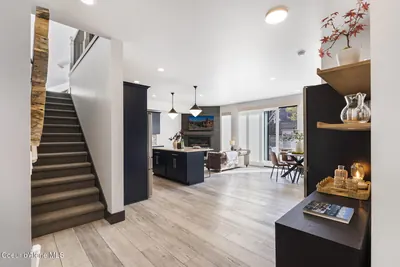 Property 26-10390 - Photo 6