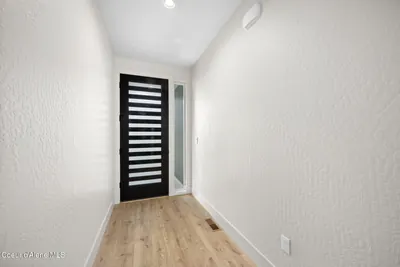 Property 26-9219 - Photo 2