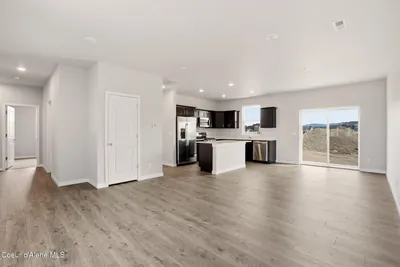 Property 26-8832 - Photo 2