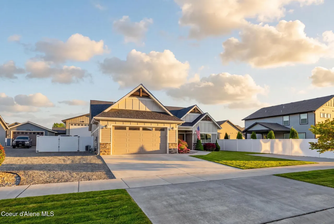 Property 26-10017 - Photo 1