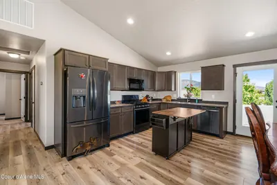 Property 26-10377 - Photo 13