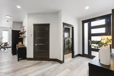 Property 26-10390 - Photo 5