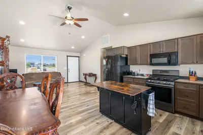 Property 26-10377 - Photo 10