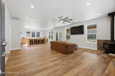 Property 26-7606 - Photo 4