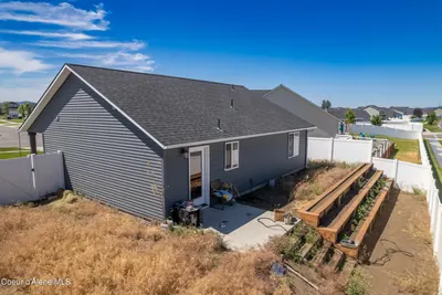 Property 26-10377 - Photo 23
