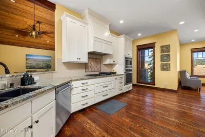 Property 26-10600 - Photo 23