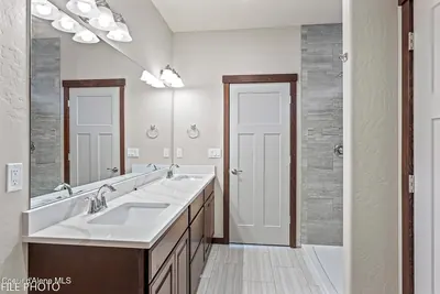 Property 26-9856 - Photo 12