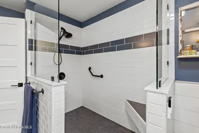 Property 26-10565 - Photo 17