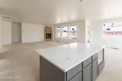Property 26-8933 - Photo 4